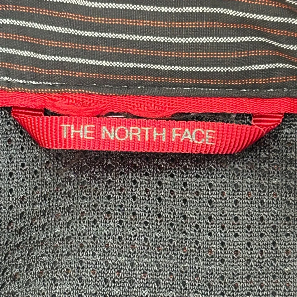 The North Face Men's Shirt Red Black White Stripes Roll Tab Zip Pockets Outdoor‎